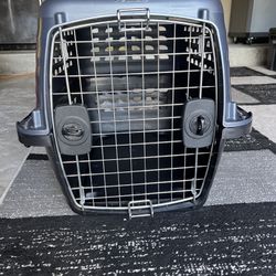 Dog Kennel / Crate 