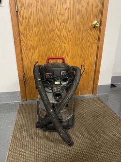 Wet/Dry Shop Vacuum with Hose
