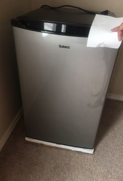Galanz Mini Fridge 4 3 Cu Ft For Sale In Arlington Tx Offerup