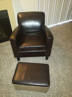 Chair & Ottoman Absolutely in Great Conditions