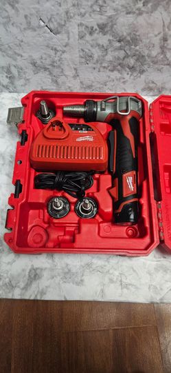 Milwaukee M12 ProPEX Expansion Tool Kit
