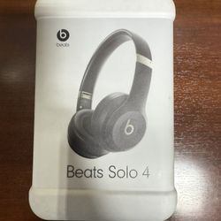 Beats Solo 4 BRAND NEW