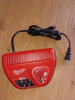 Milwaukee 12-volt battery charger