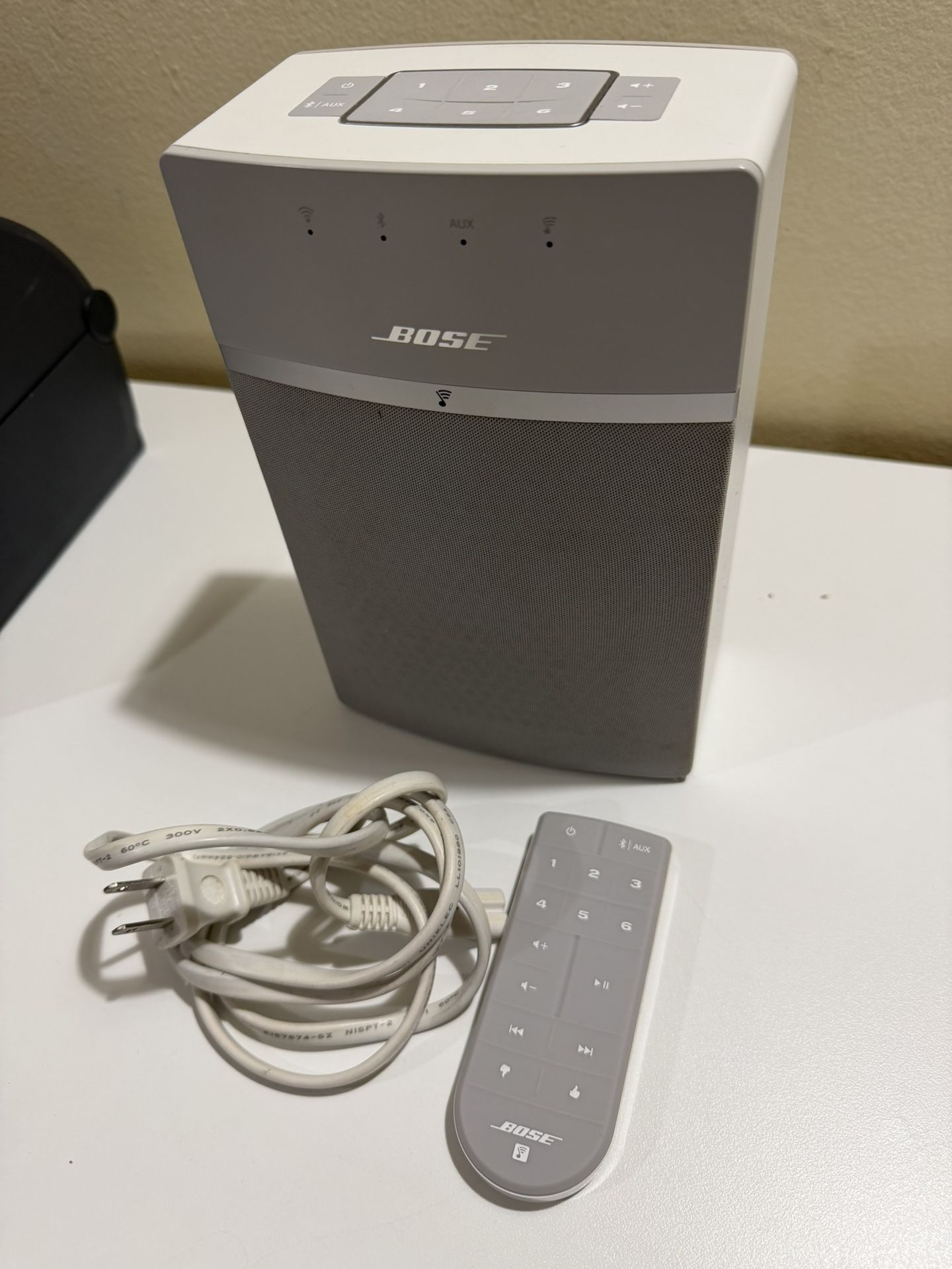 Bose speaker sountouch 10 Like New