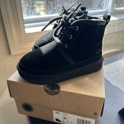 UGG NEUMEL II Black Size 9 Toddler Suede— $80