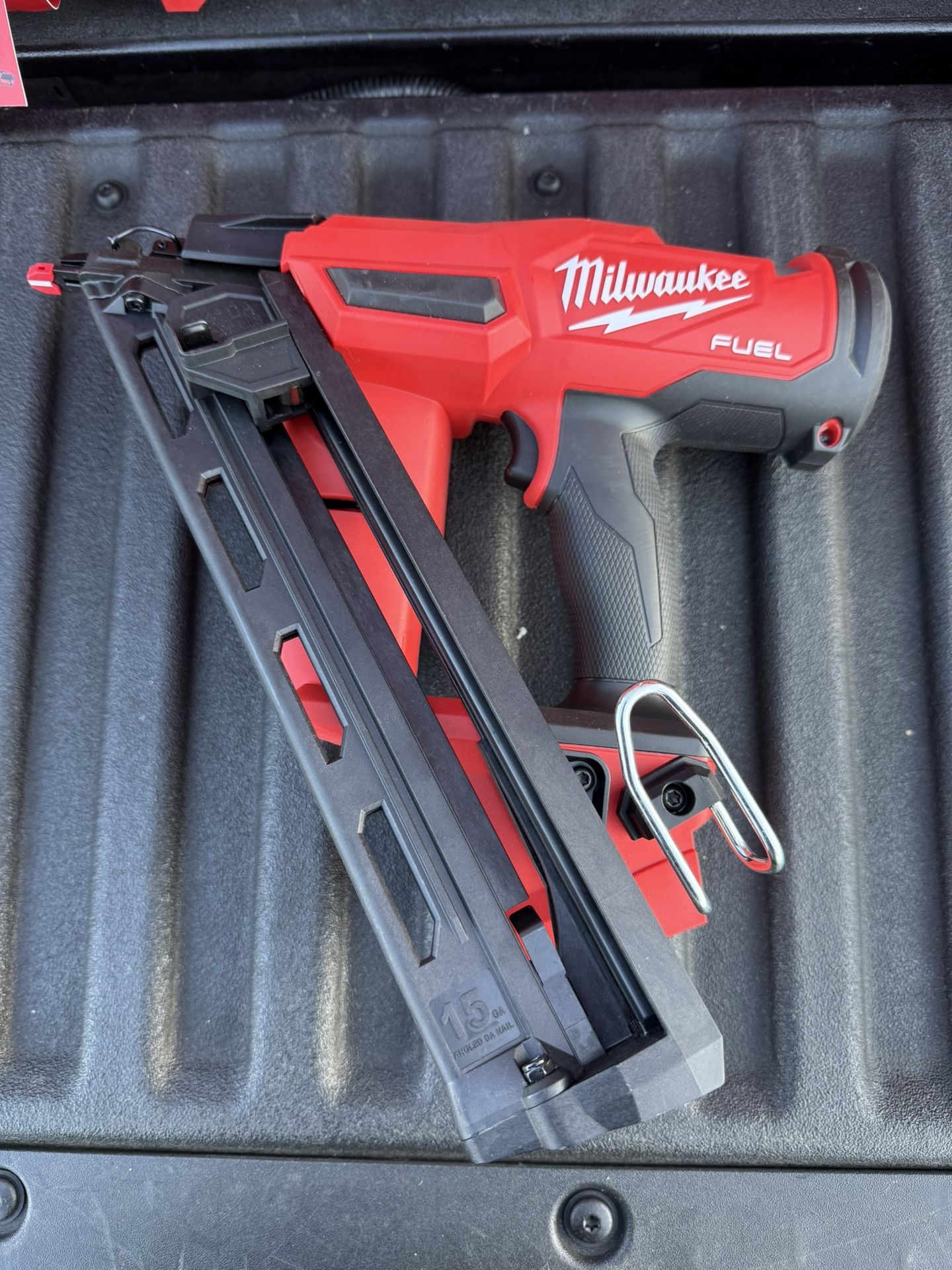MILWAUKEE M18 FUEL 15GA Finish Nailer – $270