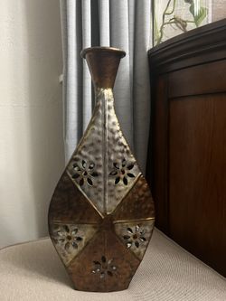 Decorative metal Vase  $18