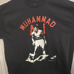 muhammad ali graphic tee men’s XL