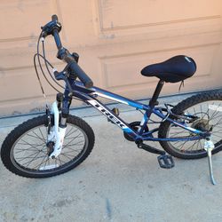Trek Kids MT60