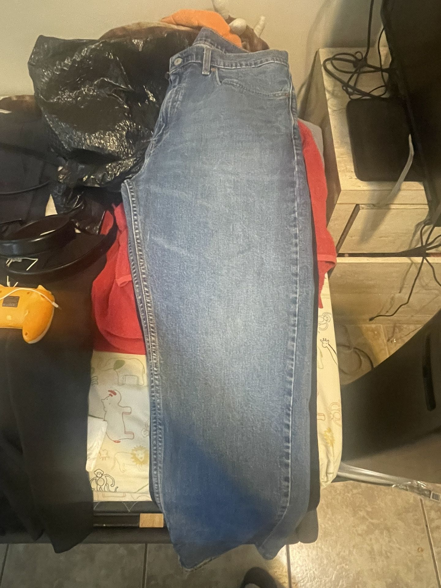 Levis 36x30 505’s