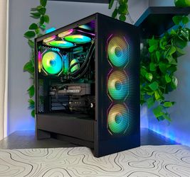 Gaming PC: 32GB DDR5 | Ryzen 7 7800X3D | RTX 5070