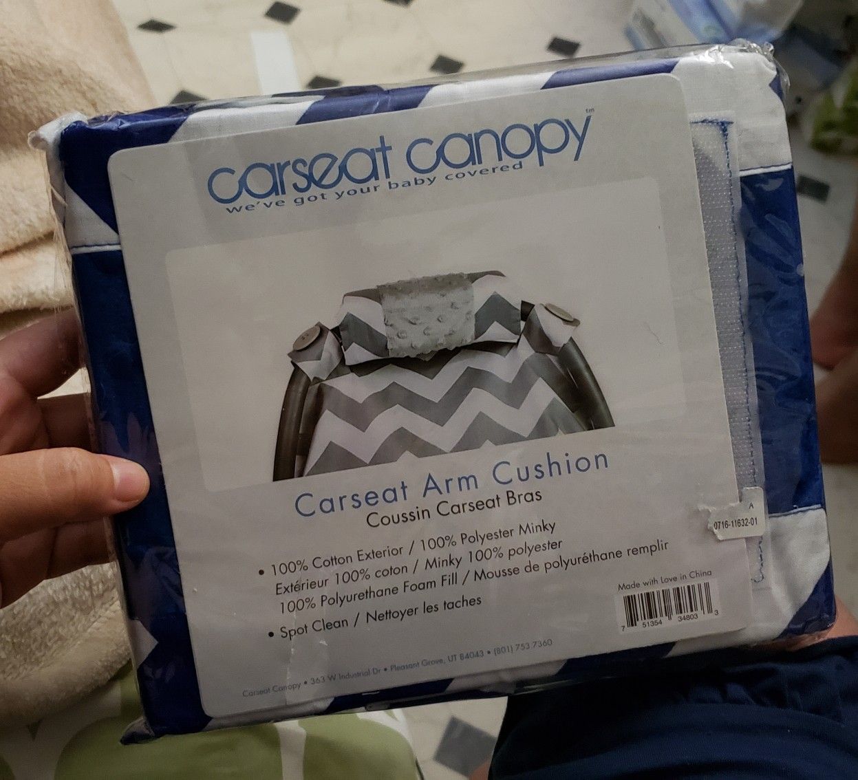 Carseat arm cushiom