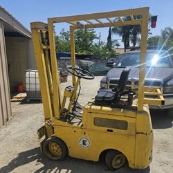 Clark Clipper Forklift