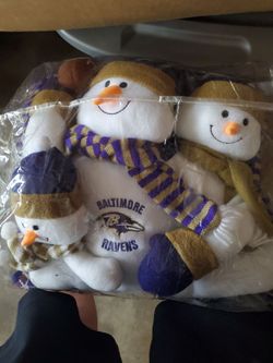 2 Baltimore Ravens Pillows & Xmas Wreath