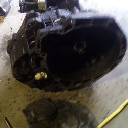 Ford  Focus Transmission,2002,Good Condition, Needs A Roll Pin, Easy Install