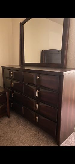 Dresser