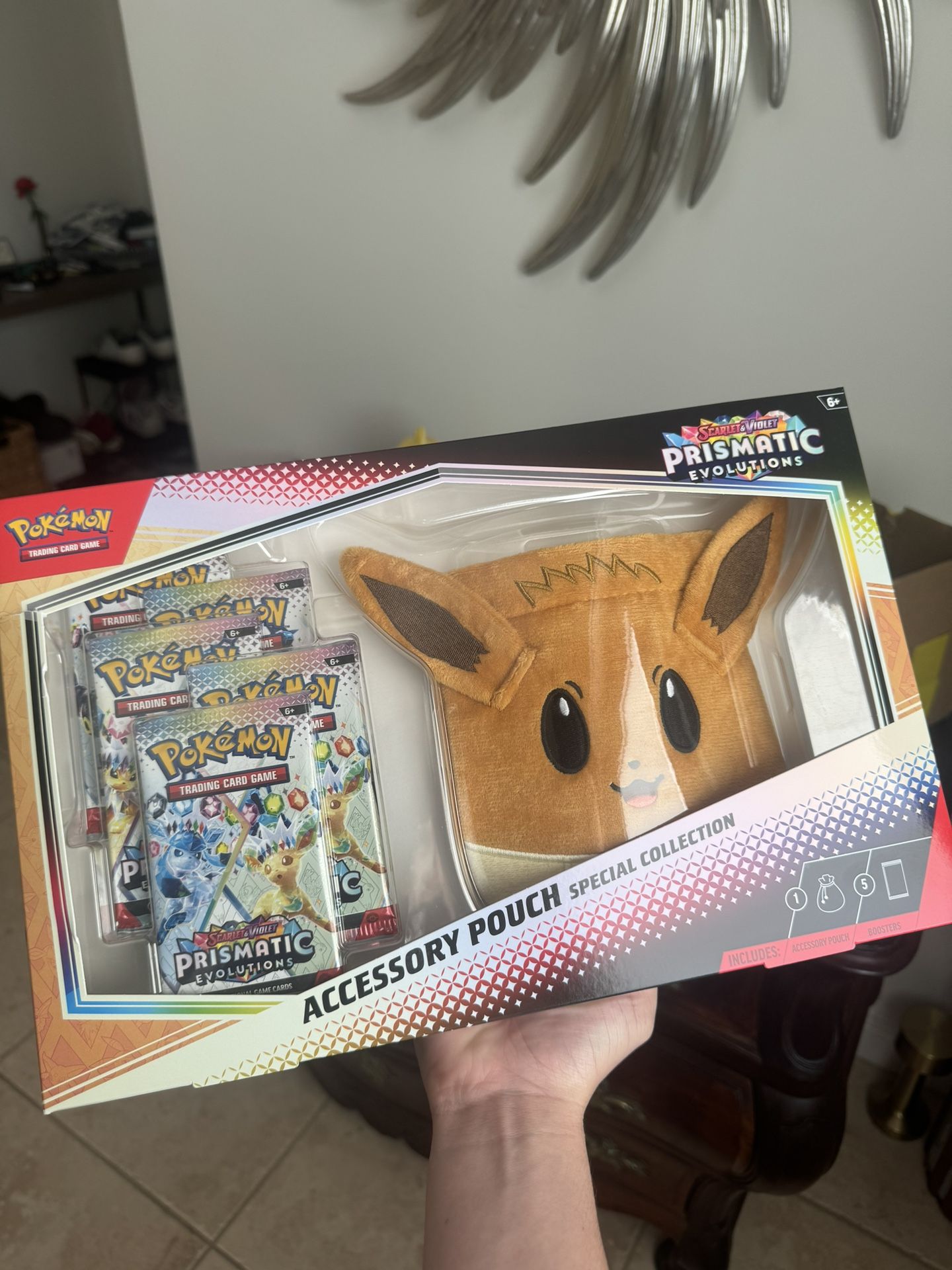 Pokemon Prismatic Evoloutions Pouch Collection