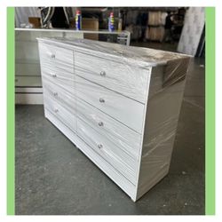 8 drawers dresser / Eight drawers dresser