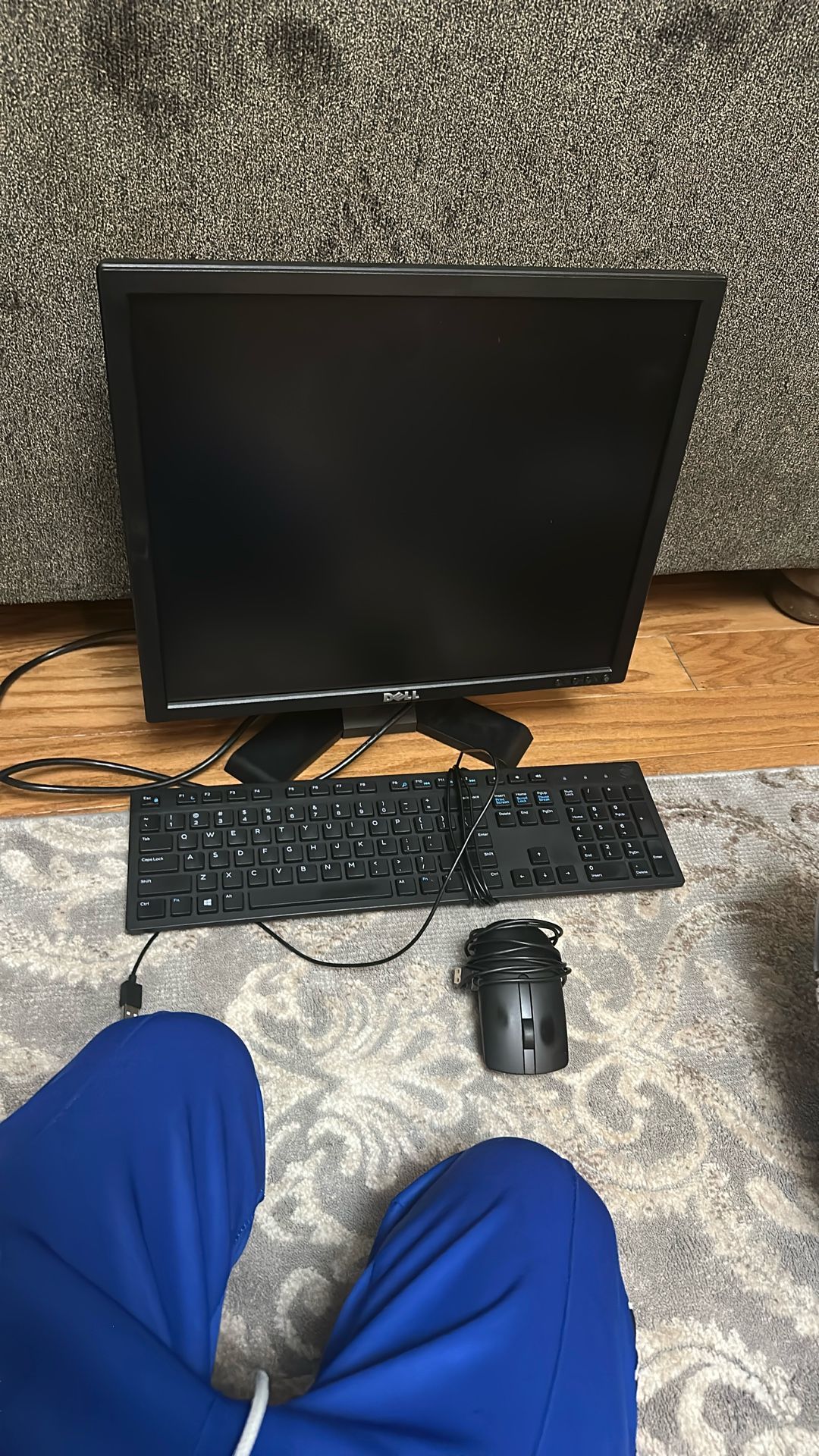 Monitor with keyboard And Mouse’s