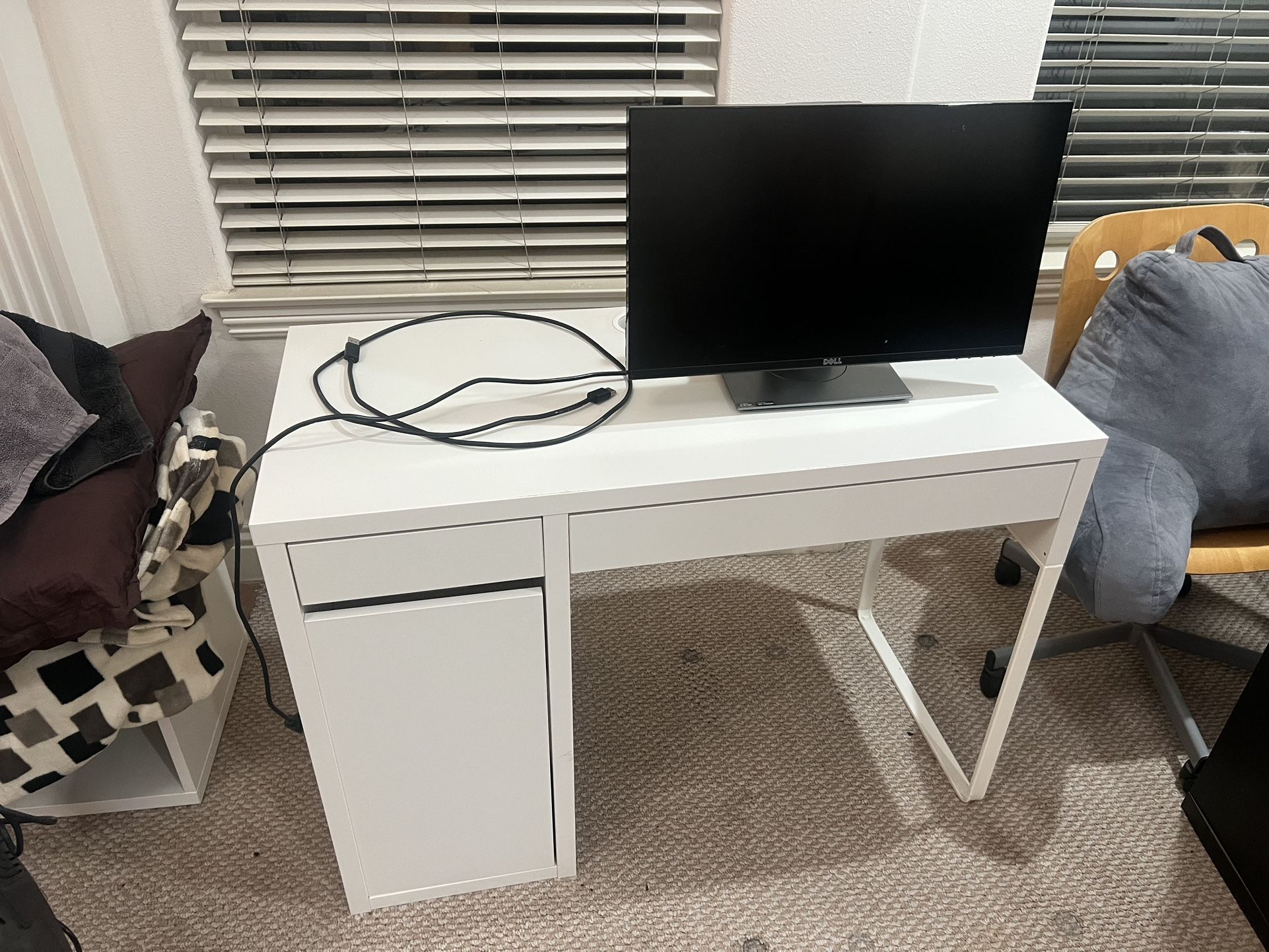 IKEA MICKE DESK WHITE