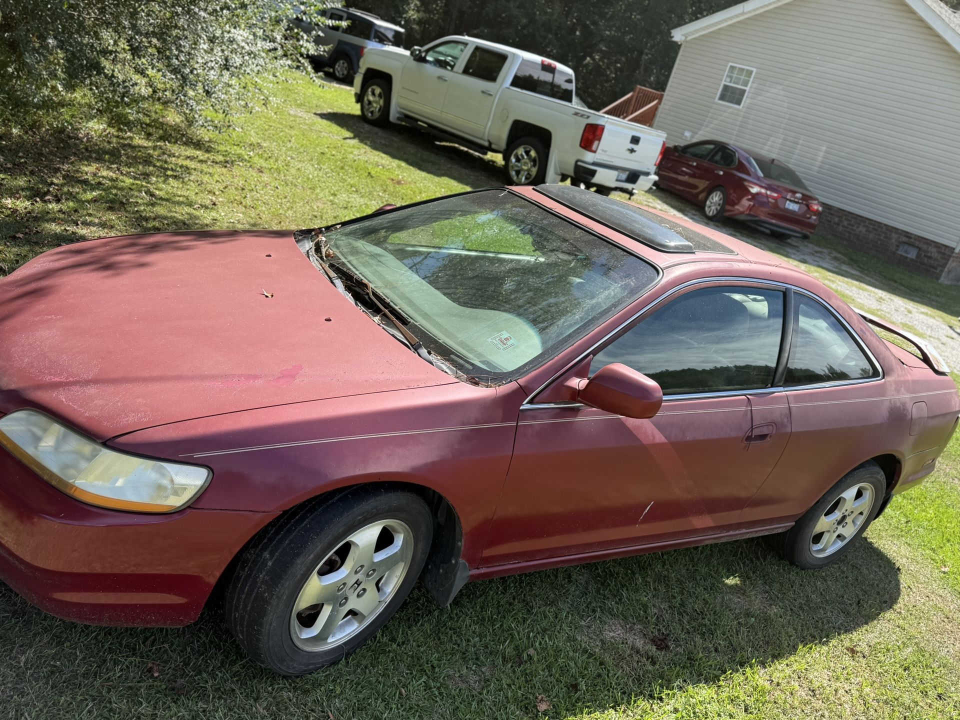 honda accord 2 door runs good ac and heat runs good $800 obo