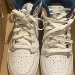 Jordan 1s Size 5 GS (Send Best Offers)
