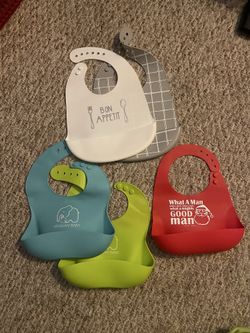 5 Silicone Bibs