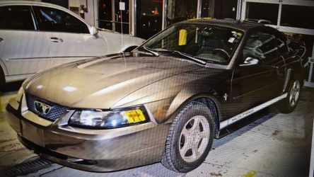 2003 Ford Mustang 2dr Coupe