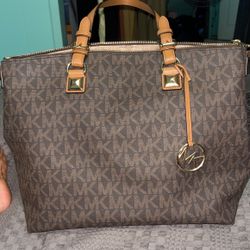 Michael Kors Bag/purse 