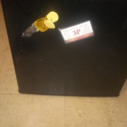 RCA Mini Fridge 