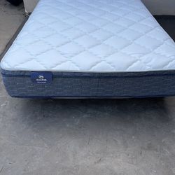 SERTA QUEEN PILLOWTOP MATTRESS ONLY DISPLAY MODEL