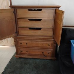 Dresser