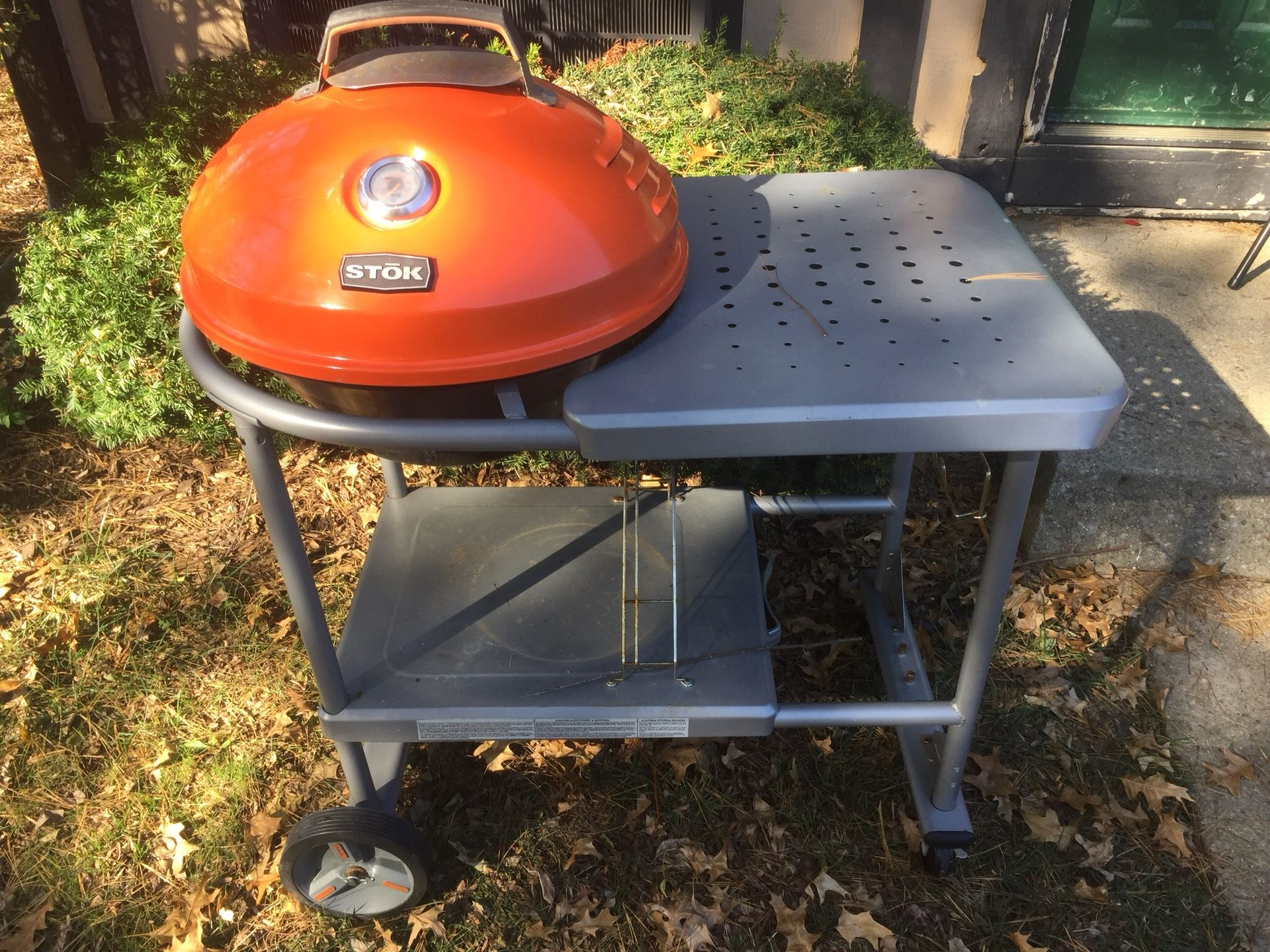 New Island Stok Propane grill. Pizza maker on it with all pieces. Must pick up