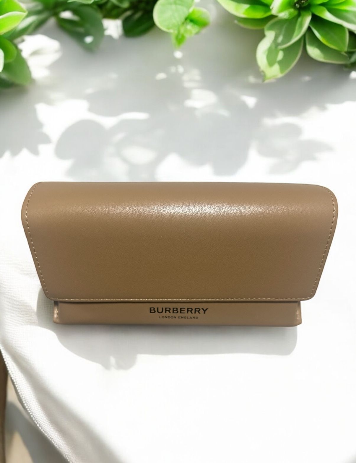 Burberry Tan Leather glasses case