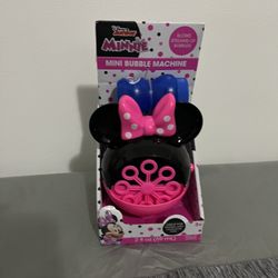 Minnie Mouse Bubble Maker NEW