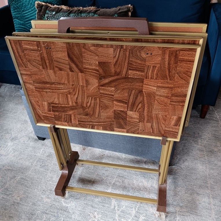VINTAGE Mid Century Set Of 4 TV Trays W/Stand