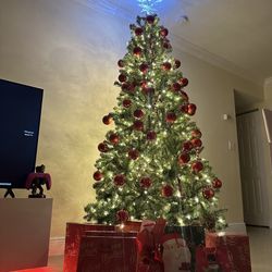 Christmas Tree with Lights & Decorations – Full Set