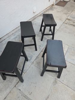 4 black stools