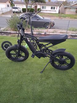 Fat Tire Electric Bike Moped Style Ebike