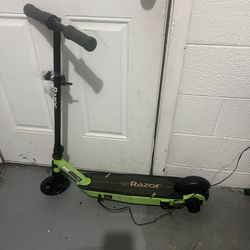 Razón Electric Scooter