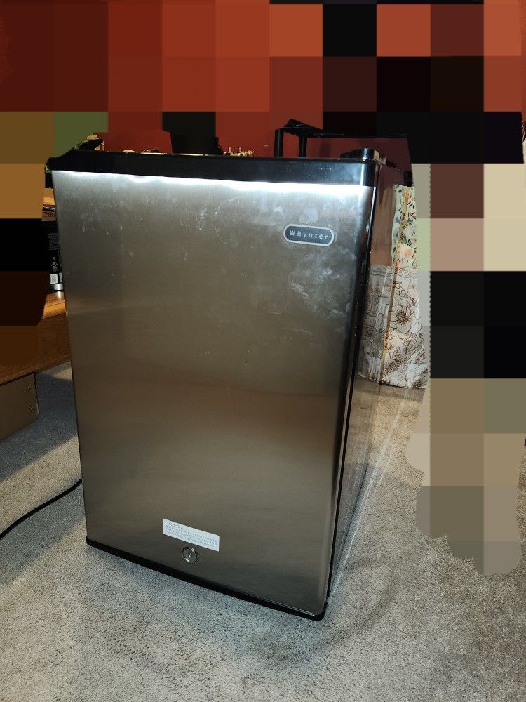 3.0 cu ft Mini Freezer