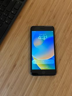 iPhone 8 Plus ( Unlocked) 64gb Black color