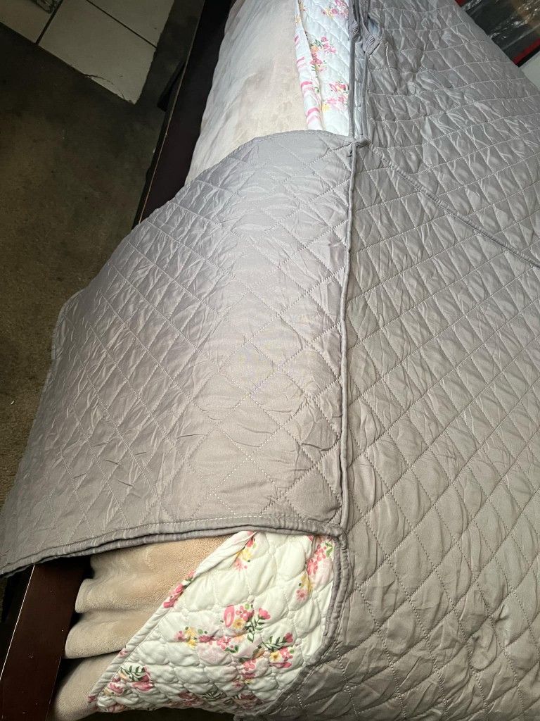Easy-Going Reversible Couch Cover