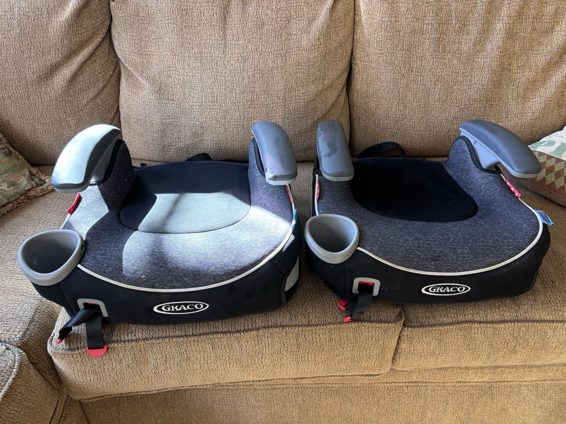2 Gray o Booster Seats