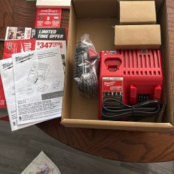 New Multi Voltage Milwaukee Charger - M18 & M12 + CP2.0 Battery
