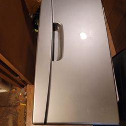 Washing machine pedestal storage.