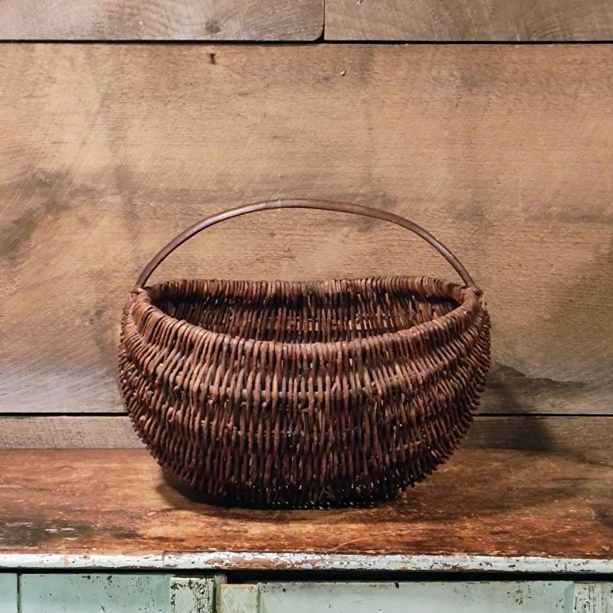 Primitive Gathering Basket