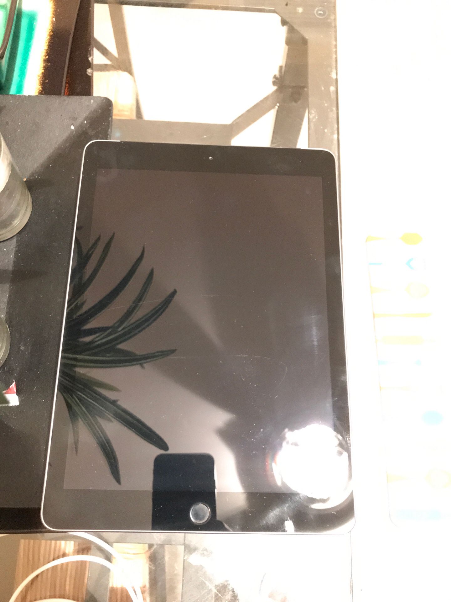 IPAD 6 Serious brand new for sale.200$ unlocked