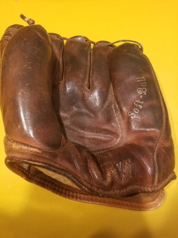 Vintage Spalding Softball Glove Model 1183