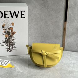 Lemon yellow saddle bag


